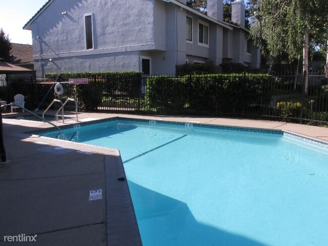 Building Photo - 2 br, 2 bath Condo - 343 Pantano Cir