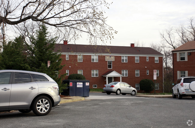 Building Photo - Buckingham Village