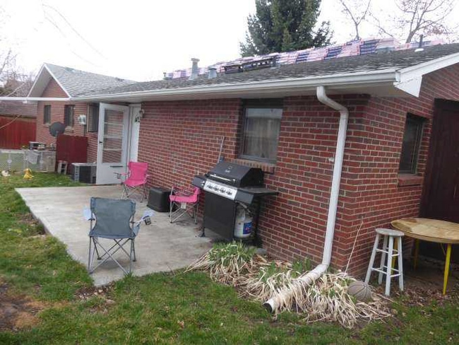 Building Photo - 14 Durian Ct