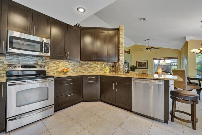 Building Photo - 2940 Myrtle Oak Cir