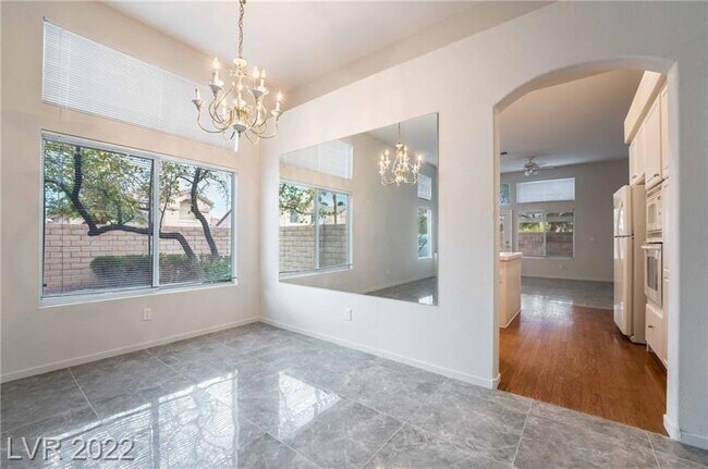 Foto del edificio - 8043 Shadowvale Dr