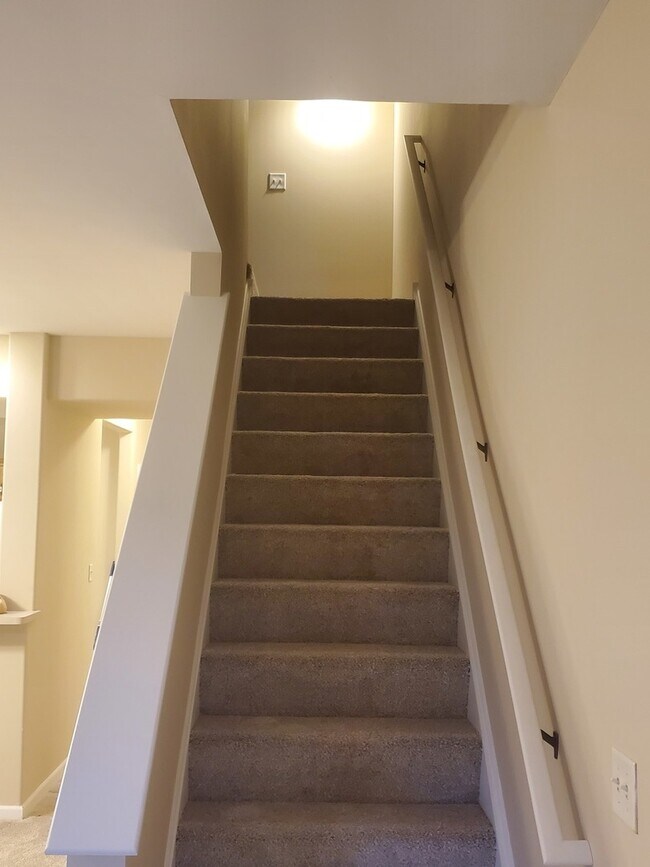 Building Photo - 2156 Patriot Dr