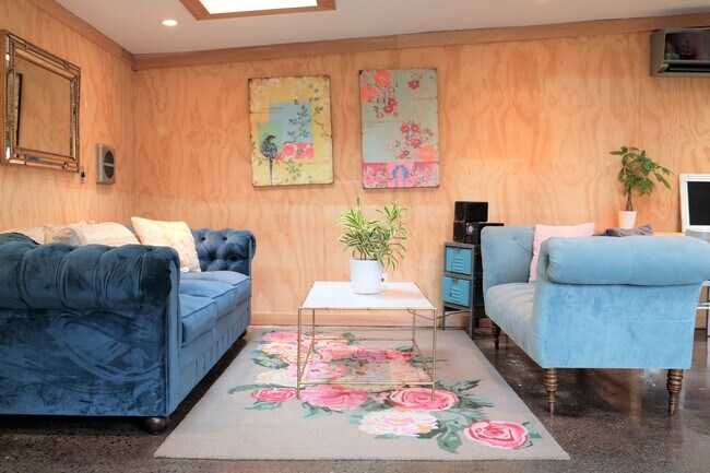 Foto del edificio - 10733 Phinney Ave N