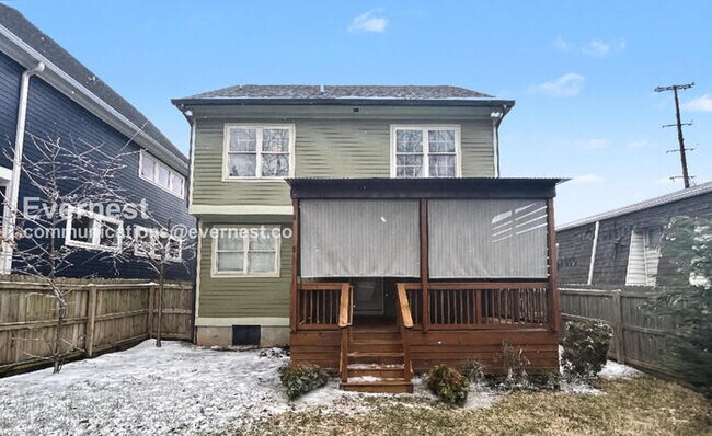 Building Photo - 4 Bed/2.5 Bath Home with Garage / Pet-Friendly / Available Now!