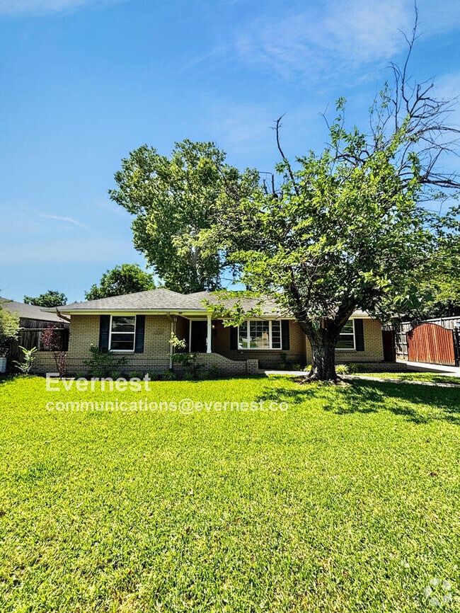 Building Photo - 6226 Saratoga Cir