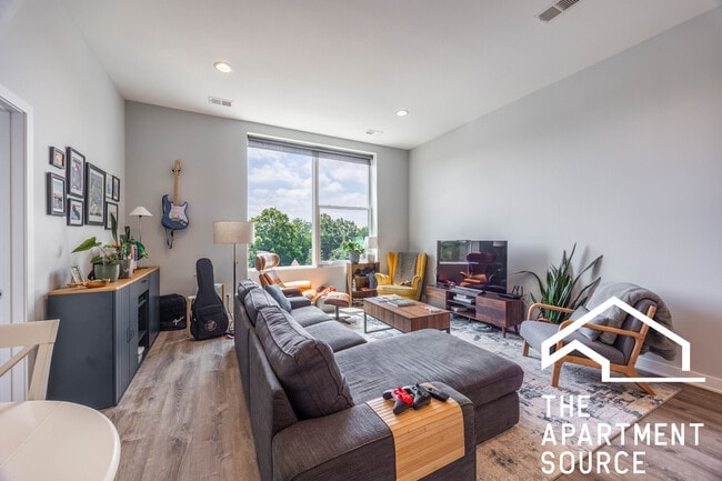 Foto del edificio - 2247 W Lawrence Ave