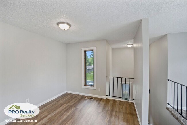 Foto del edificio - 2 Bedroom Townhome In Eagan