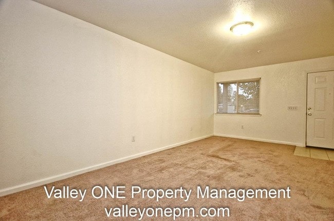 Building Photo - 1120 E Monte Vista Ave, Turlock, CA 95382