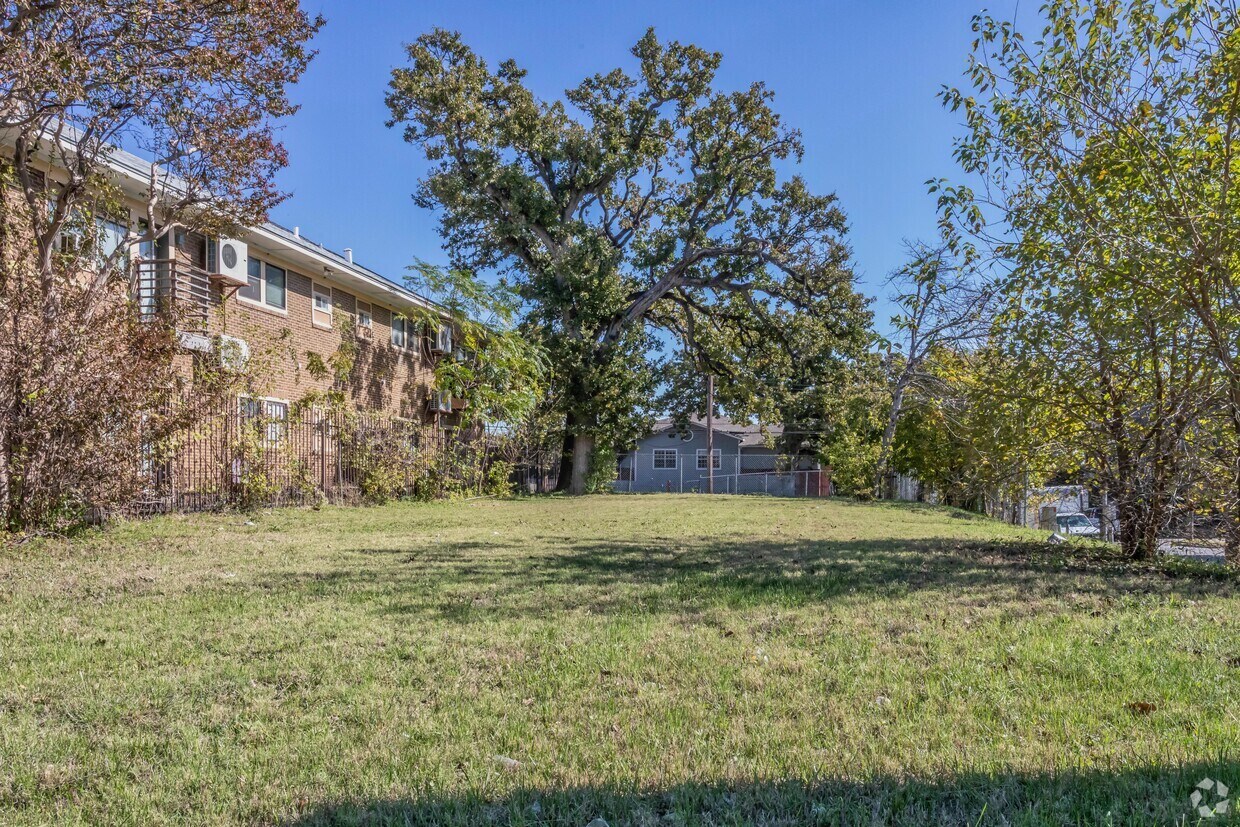 De noviembre de 2021 - 800 Lancaster Ave