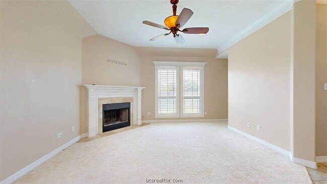 Foto del edificio - 3900 Latinne Ln