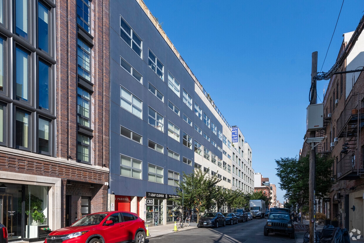 Primary Photo - 100 N 3rd St