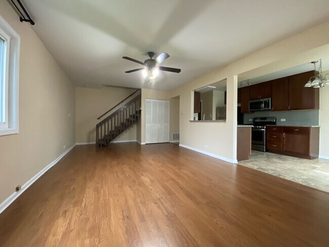 Building Photo - 333 Regatta Point