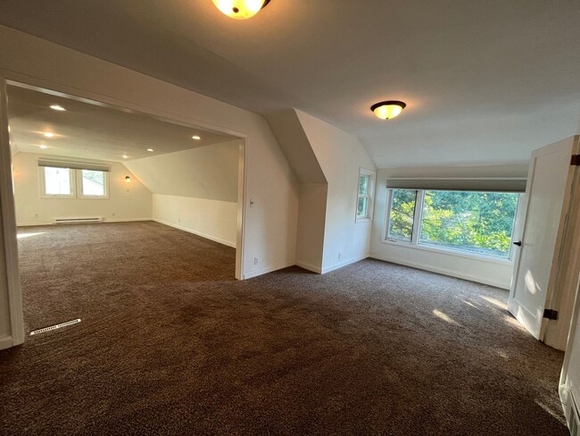 Building Photo - 408 Leicester Ave