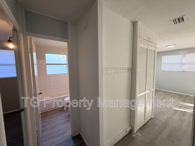 Foto del edificio - 7273 Melvin Rd