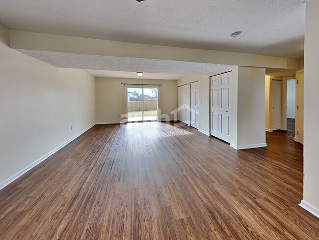 Foto del edificio - 531 Glen Oaks Drive