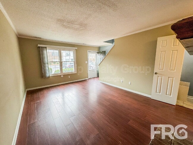 Building Photo - 102 David Dr