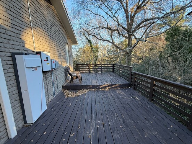 Building Photo - 2 Bedrooms, 2 Bathrooms - Home in Maplewood!