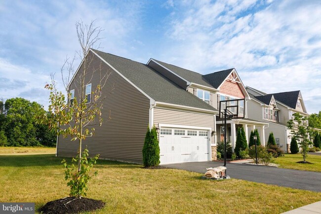 Building Photo - 109 Grayhawk Way S