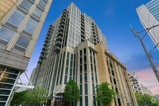 Building Photo - 720 N Larrabee St