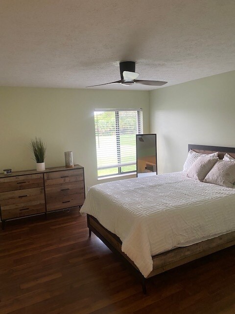 Foto del edificio - 4215 Gator Trace Ave