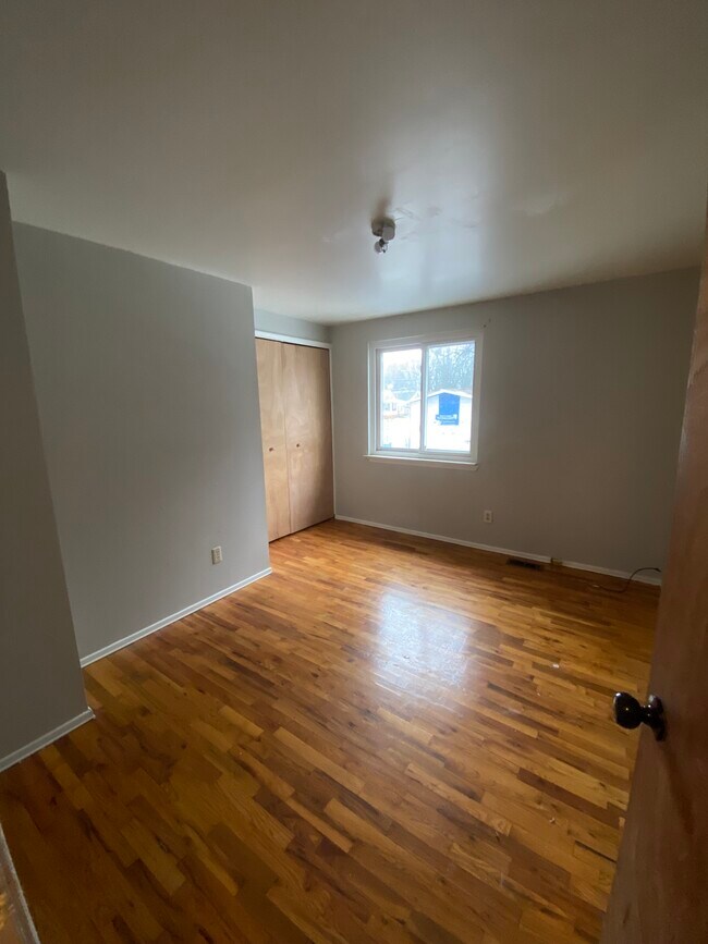 Building Photo - 1141 Lathrop St