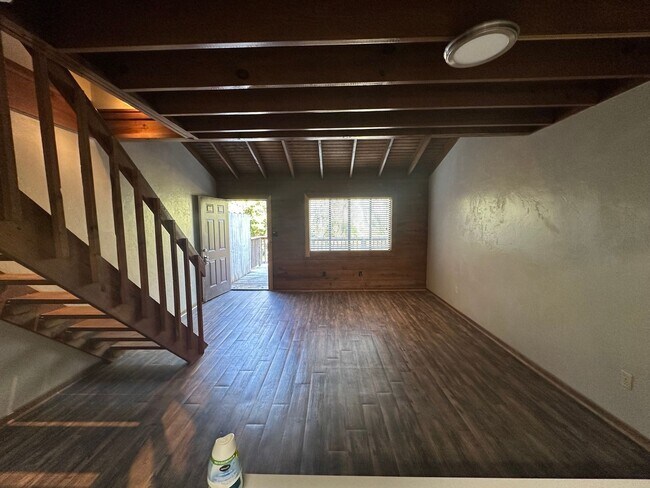 Foto del edificio - 2 story townhome bear CASCADES PARK w/ W/D