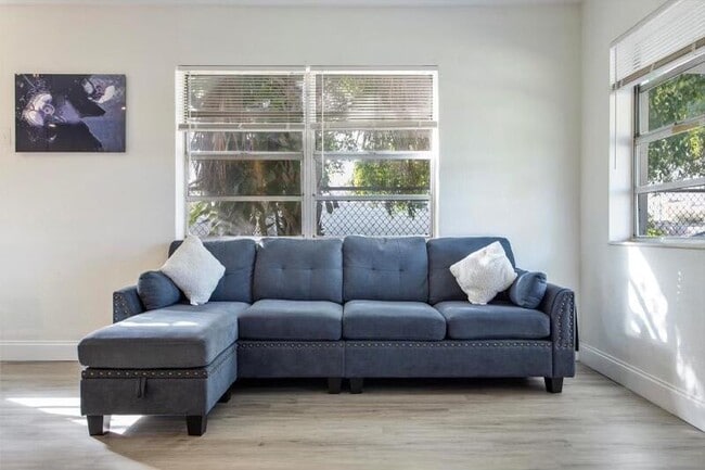 Building Photo - 113 Phippen Waiters Rd