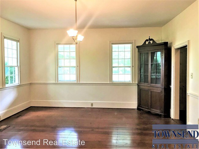 Foto del edificio - 3 br, 3 bath House - 5900 Bragg Blvd