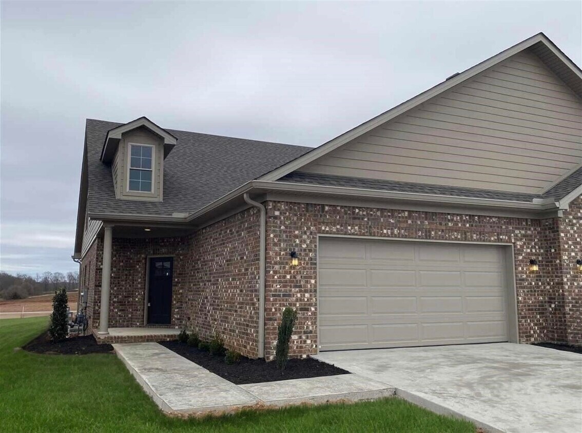 Foto principal - 527 Cumberland Pointe Ln