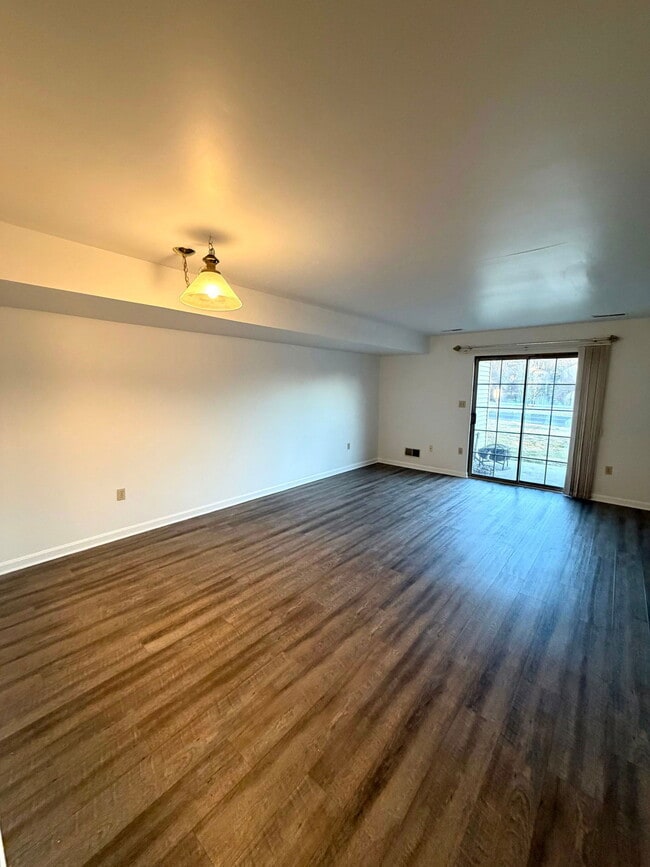 Building Photo - 170 Federal Way