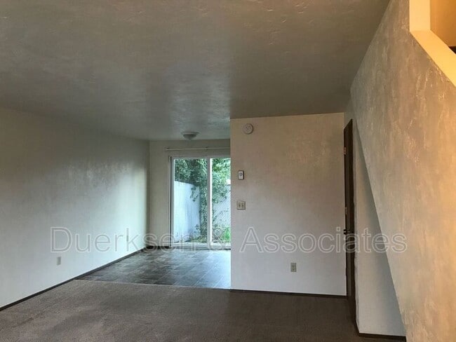 Building Photo - 2567 SW Pickford St