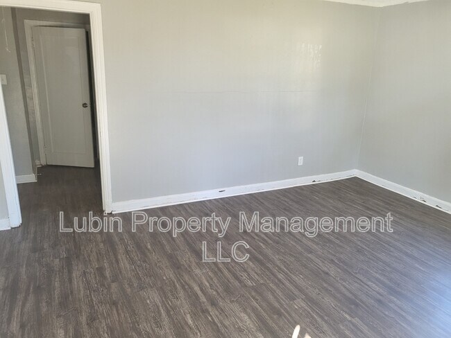 Foto del edificio - 1493 S Montgomery St