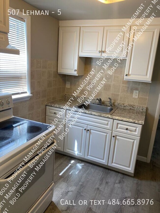 Foto del edificio - 507 Lehman-5