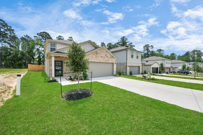 Building Photo - 19 Courageous Side Way