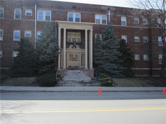 Building Photo - 600 S Negley Ave