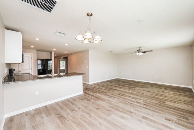 Building Photo - 11702 MIracle Mile Dr