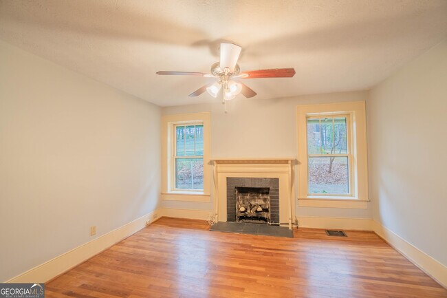 Foto del edificio - 1865 Oak Grove Rd NE