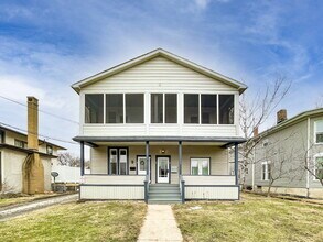Building Photo - 738 E Main St