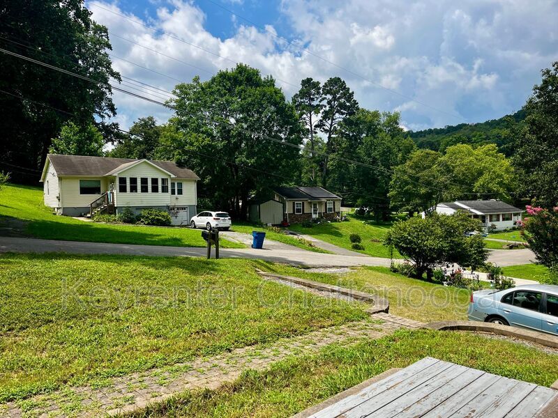 Building Photo - 5 Gaylord Dr