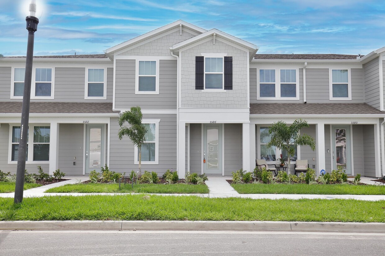 Primary Photo - **Newly Built** Stunning 4/3 Modern Townho...