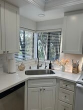 Building Photo - 22765 Lakeway Dr