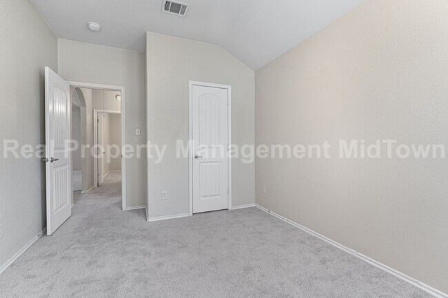 Foto del edificio - Charming Newer Home Master-planned communi...