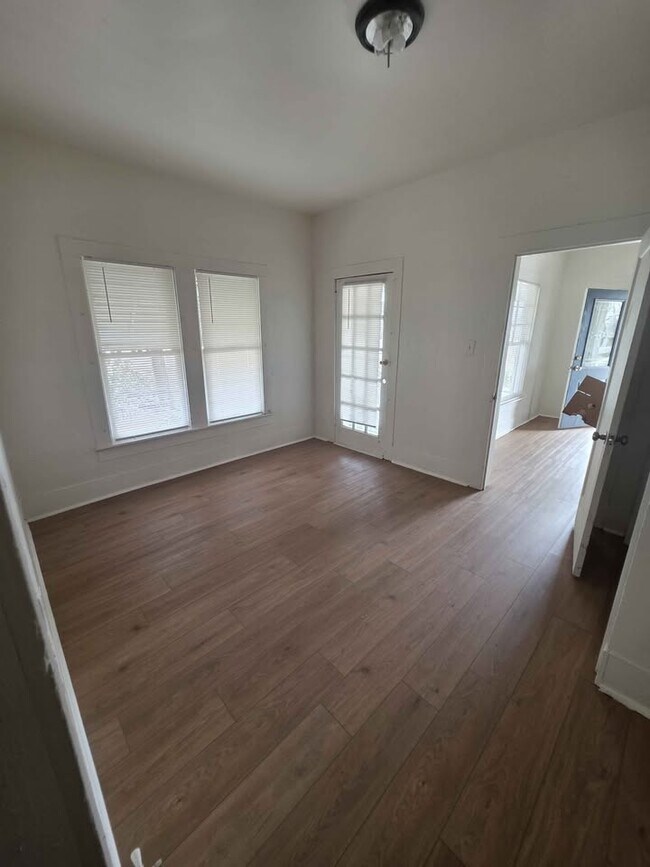 Foto del edificio - 2531 Carter Ave