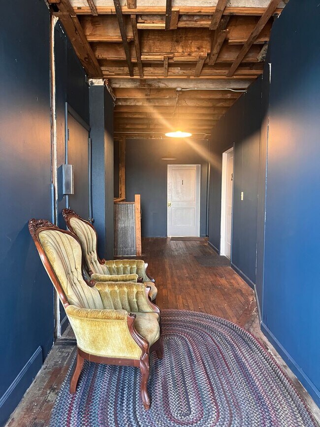 Foto del edificio - 115 S Main St