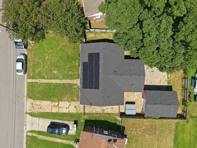 Building Photo - 1305 Yeadon Rd