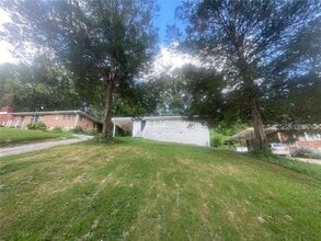 Building Photo - 4555 Hillpine Rd