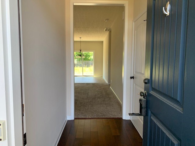 Foto del edificio - 5080 Nokesville Cir