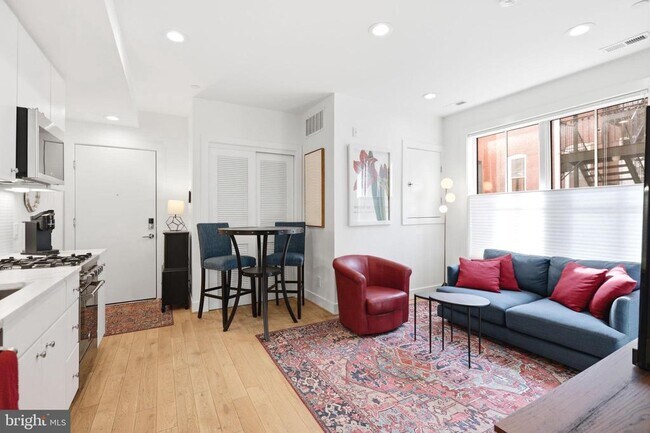 Foto del edificio - 1775 Swann St NW