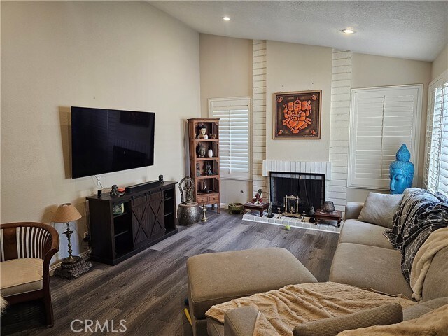 Foto del edificio - 19322 Vickie Ave