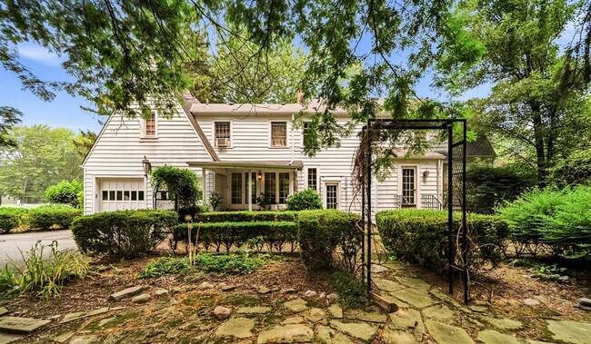 Foto del edificio - 7364 Johnnycake Ridge Rd